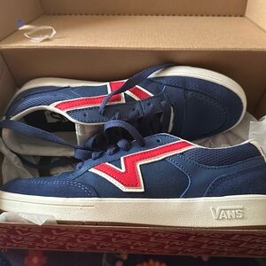 Vans tennis shoes they are unisex women’s 8  men’s 6 1/2